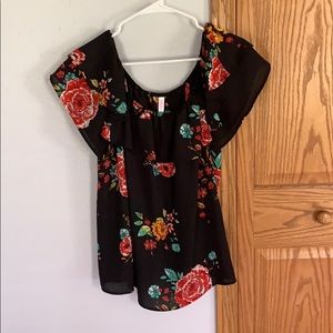 Floral off-shoulder Flowy Shirt